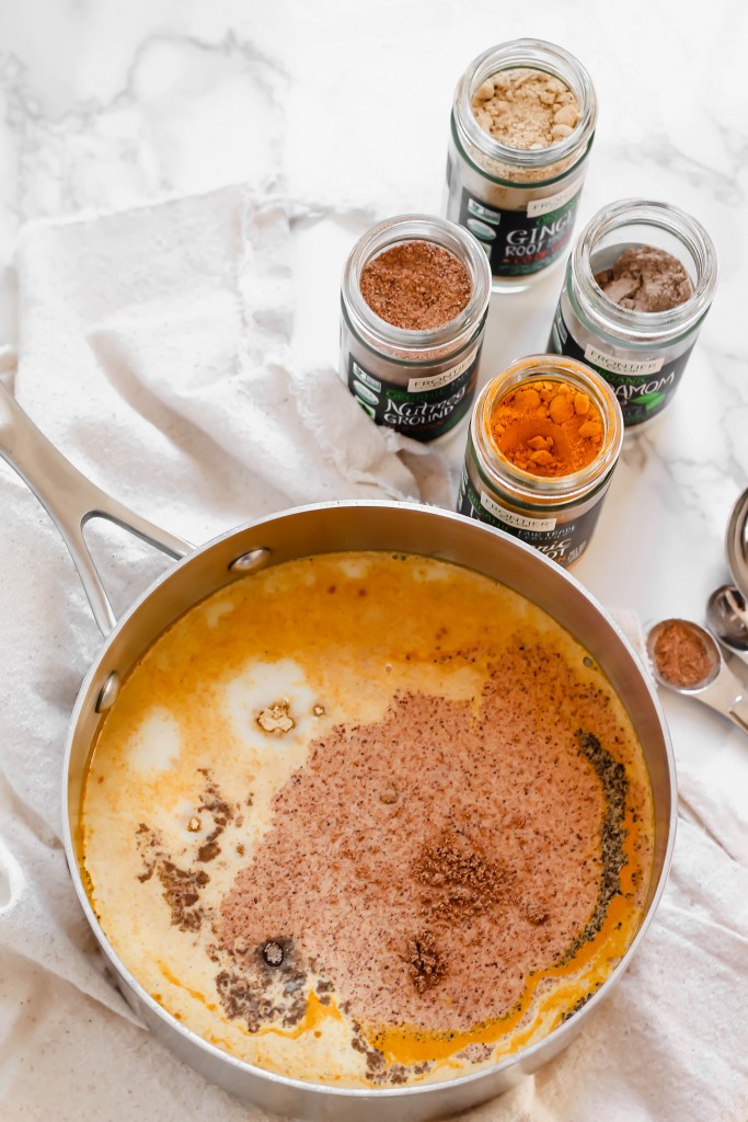 A recipe for Superfood Hot Cocoa, perfect winter drink! 